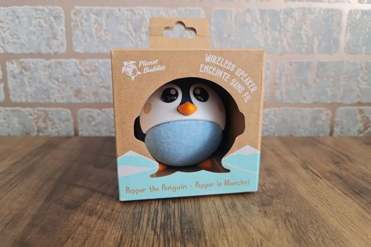 Penguin shaped speaker