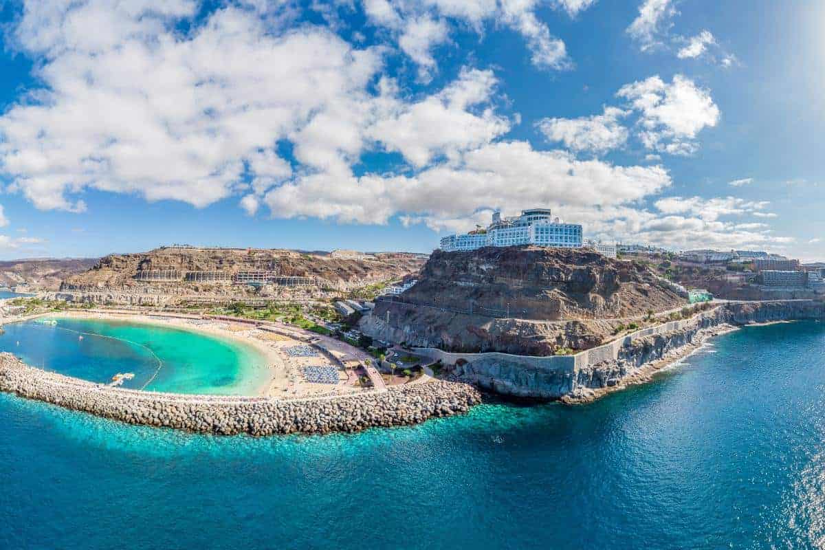 sea and coastline at Gran Caneria.