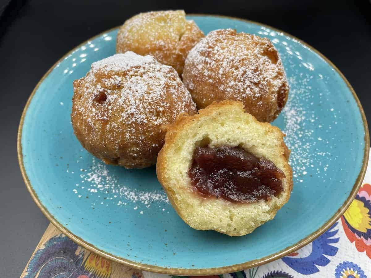 Krepliki serowe, Polish Silesian donuts.