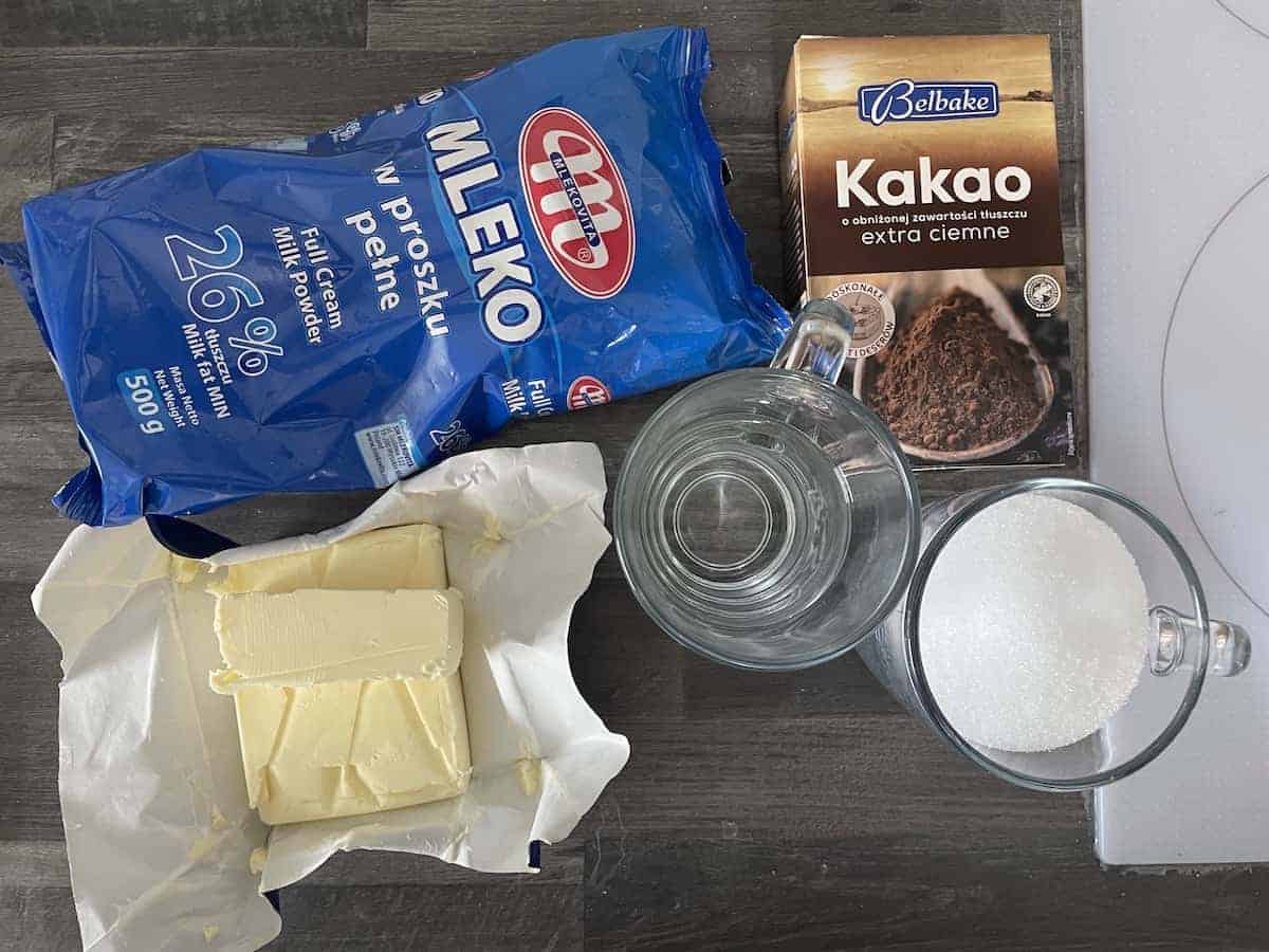 Ingredients for the Blok Czekoladowy.