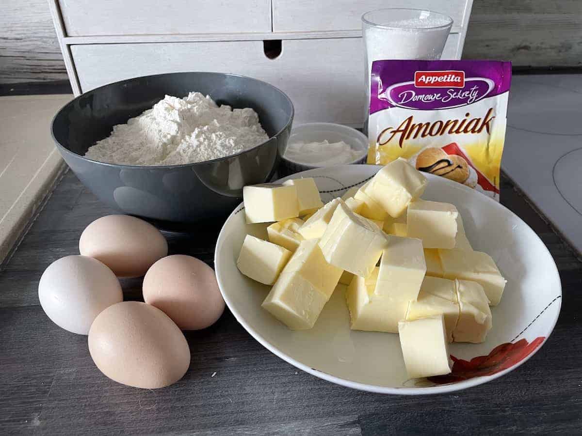 Ingredients for the Polish ammonia cookies.