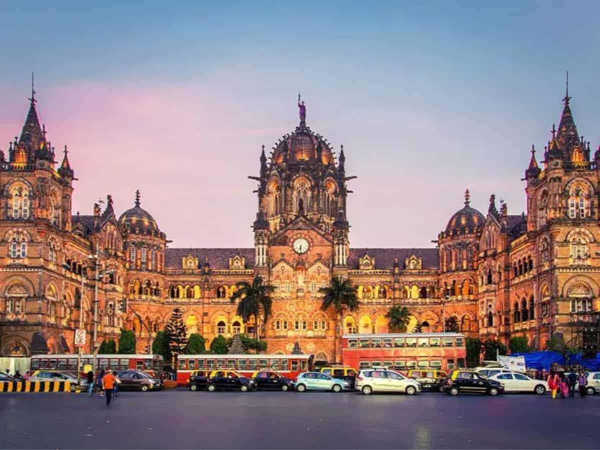 3-day Mumai Itinerary, India Chhatrapati Shivaji Terminus at Sunset in Mumbai, India
