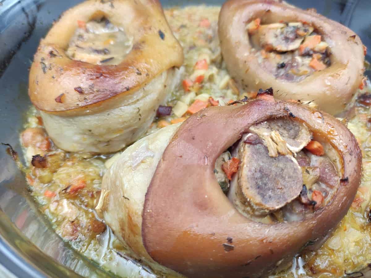 Pork hocks baked with kapusta kiszona.