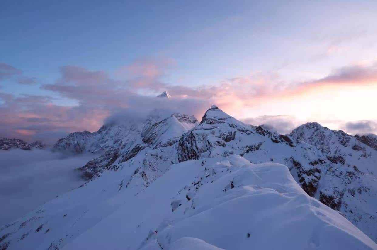 Mt. Siguniang DaFeng summit trekking snow view