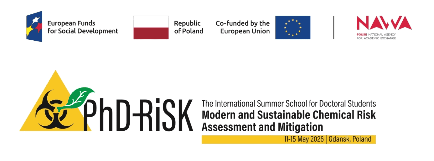 Obraz przedstawiający logo PHD RISK Summer School, międzynarodowej szkoły letniej dla doktorantów, skupiającej się na ocenie i łagodzeniu chemicznego ryzyka, odbywającej się w Gdańsku.