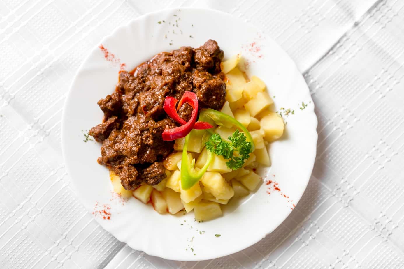 Beef goulash with boiled potatoes