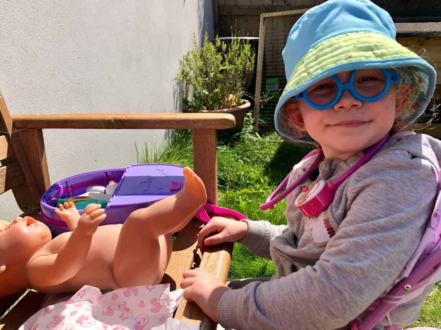 L PLAYING DOCTORS