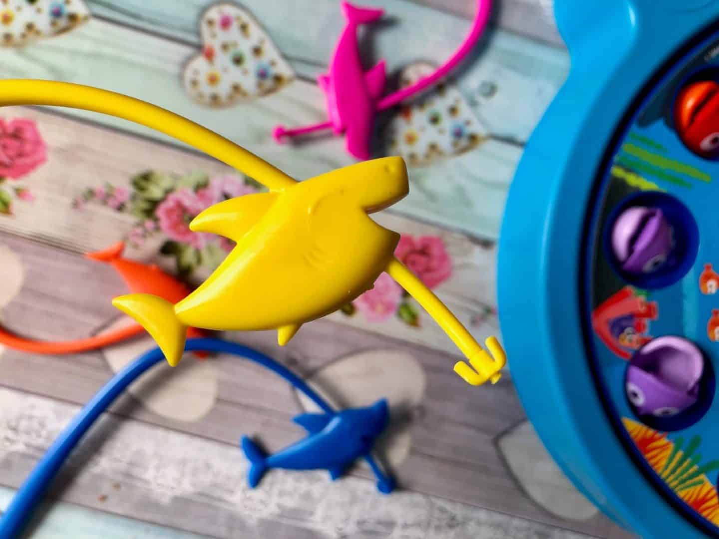 Pinkfong's Baby Shark Let's Go Hunt Game and Wooden Puzzle Review