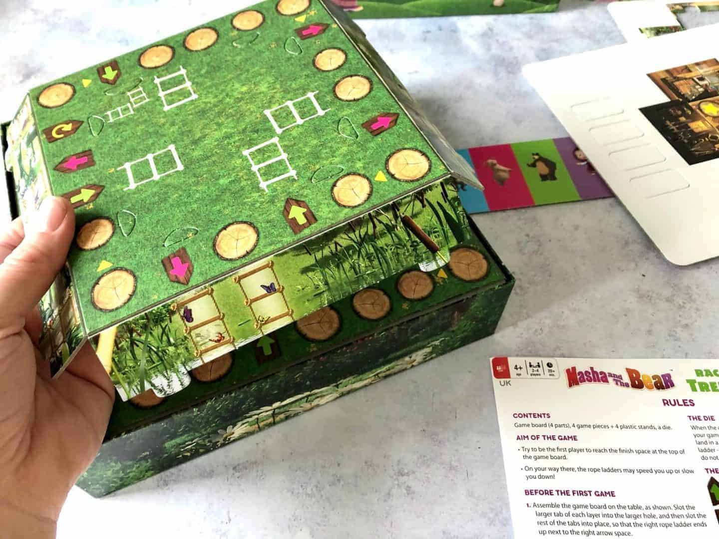 Putting the card 3D game board together