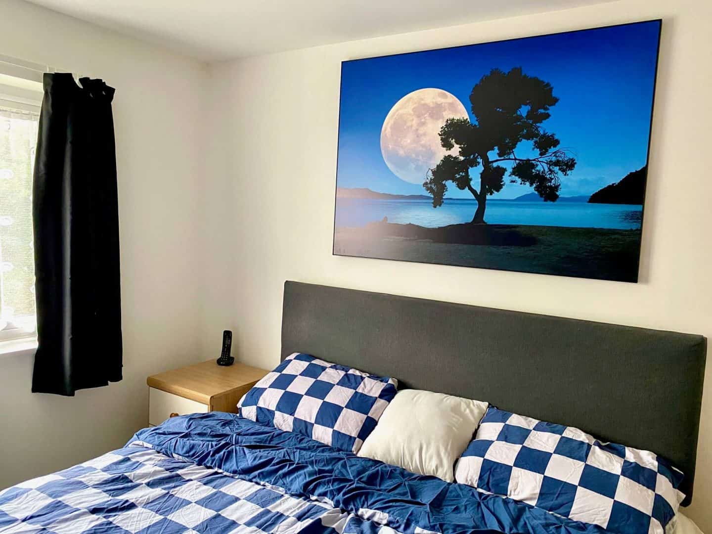 New build Master Bedroom -Super king  size bed with wall art
