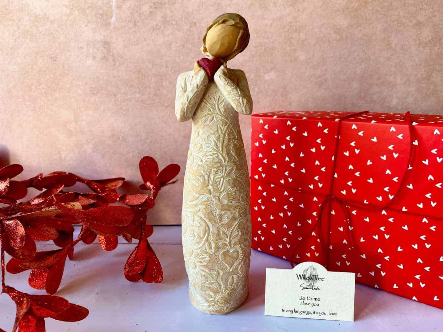 Je t'aime (I Love You) Figurine by Willow Tree