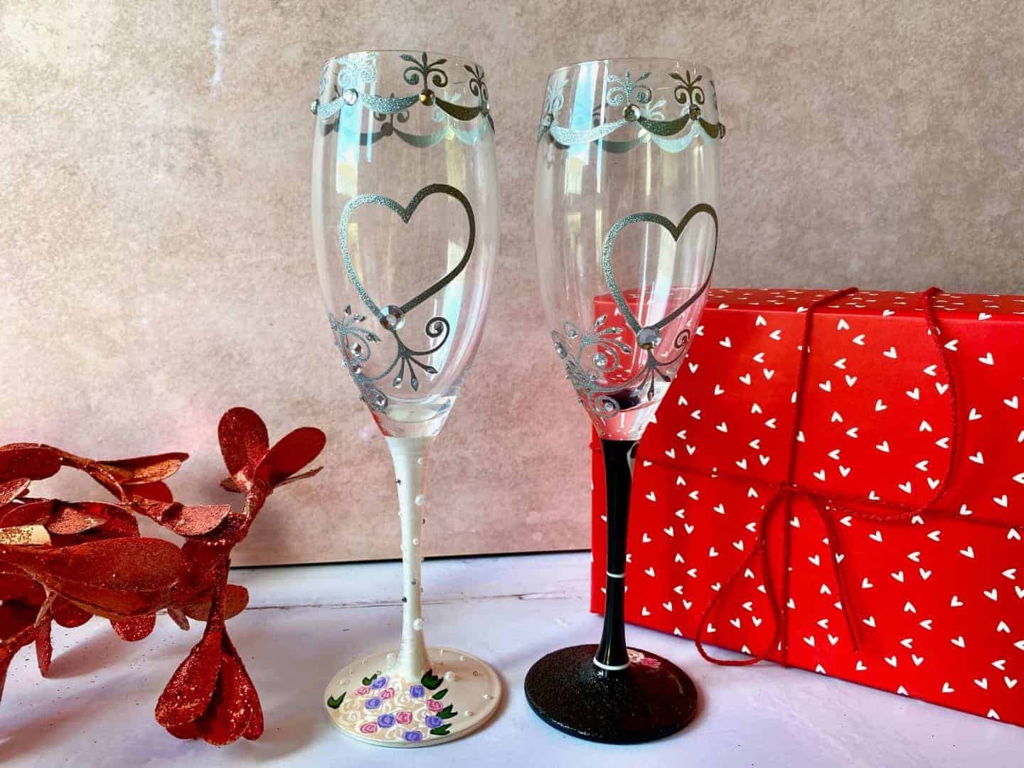 Mr & Mrs Toasting Glasses Set