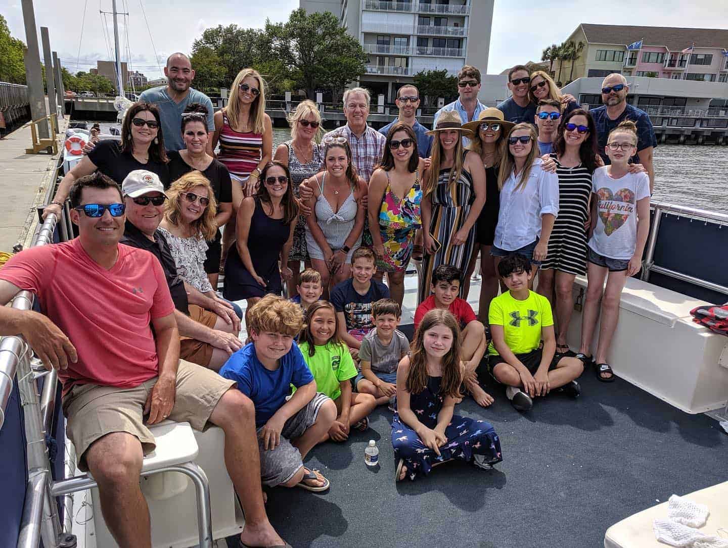 Large group picture. Best boat tours in Charleston, SC