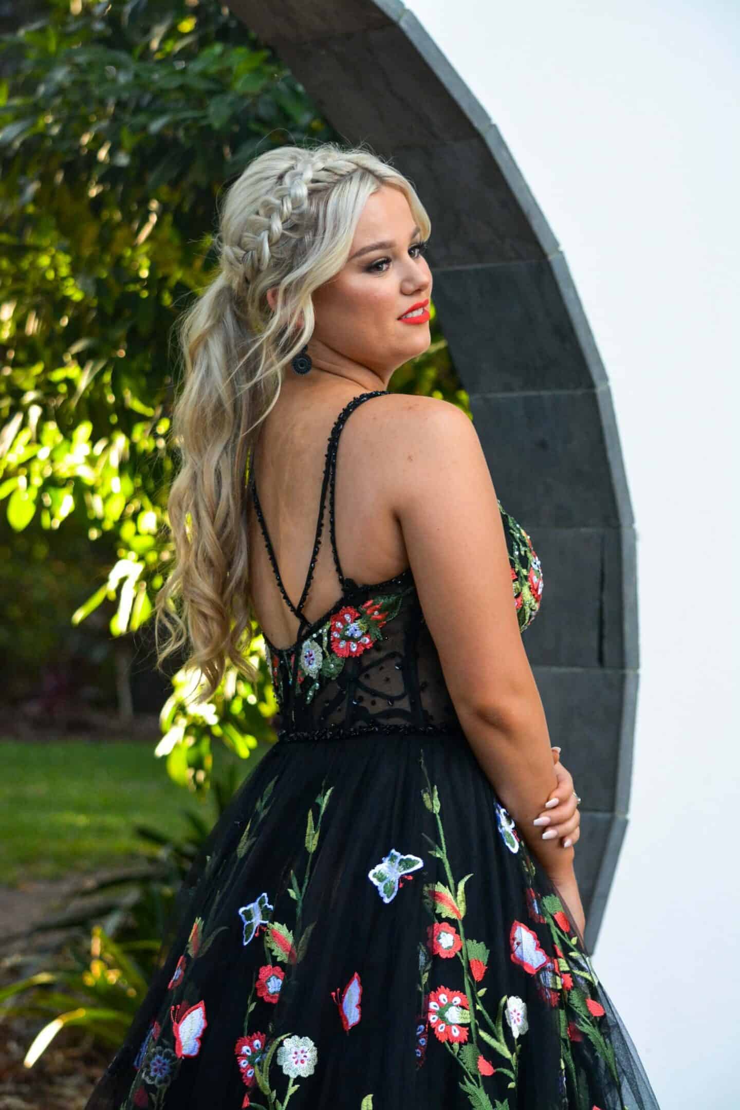 How Do Crochet Accessories Complement Your Prom Dress Without Clashing?