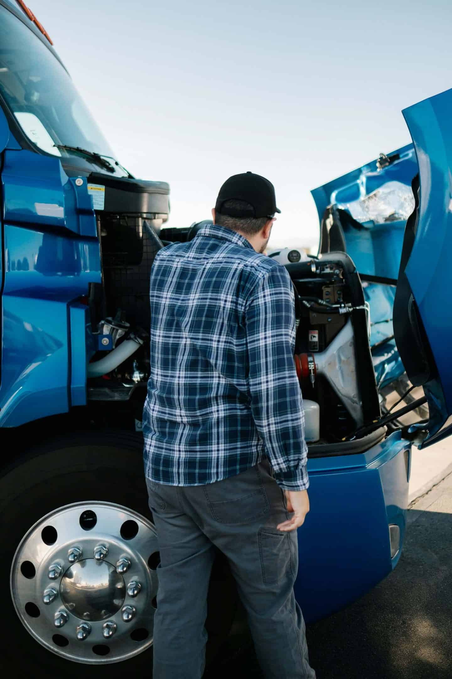 How a Truck Accident Attorney Investigates Who Was Really at Fault