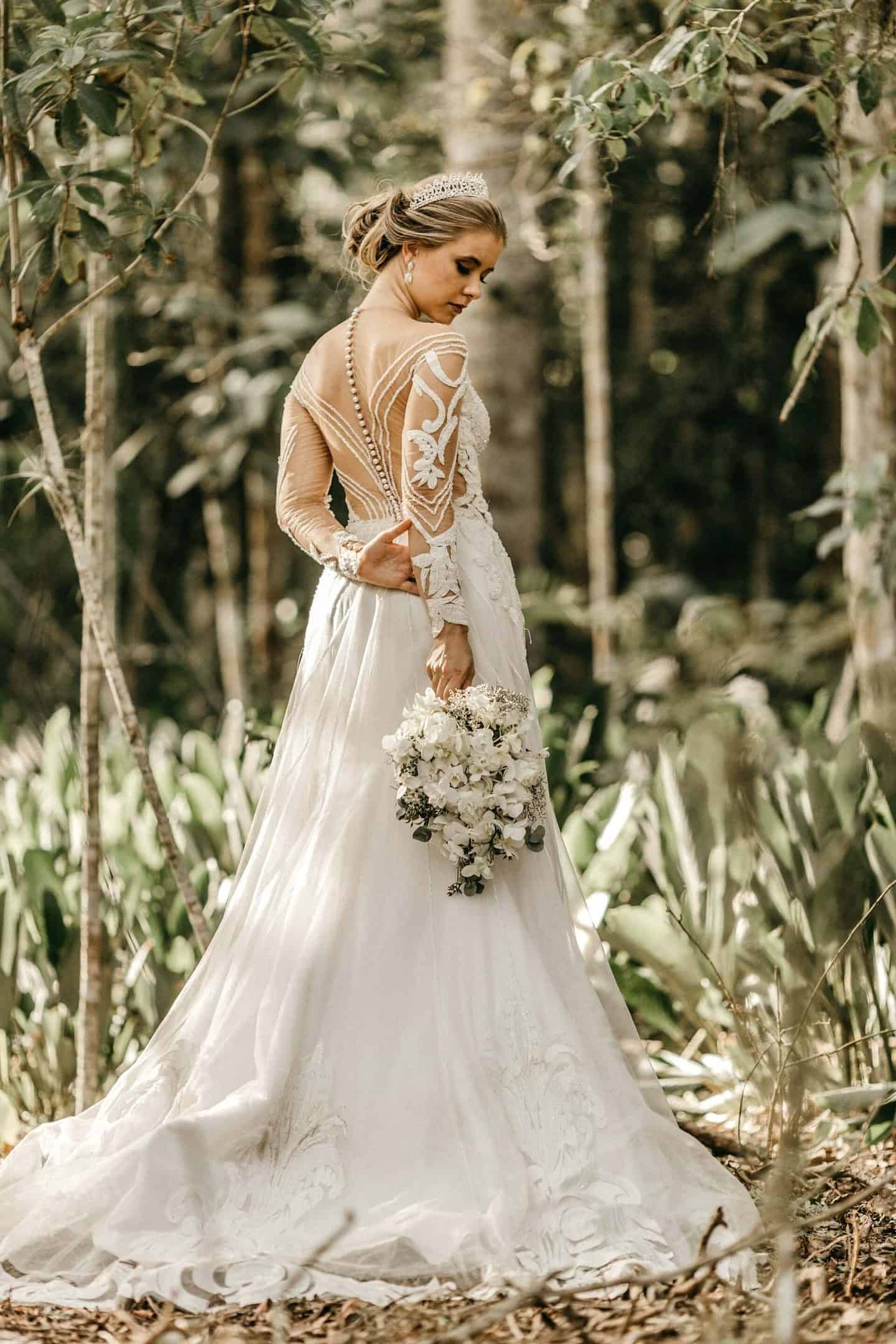 How to Find Designer Bridal Gowns That Flatter Your Shape