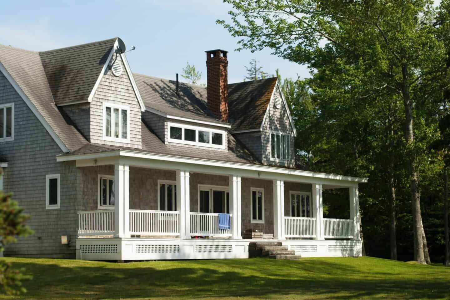 A Temporary Fix For Your Roof While Waiting For It To Be Repaired