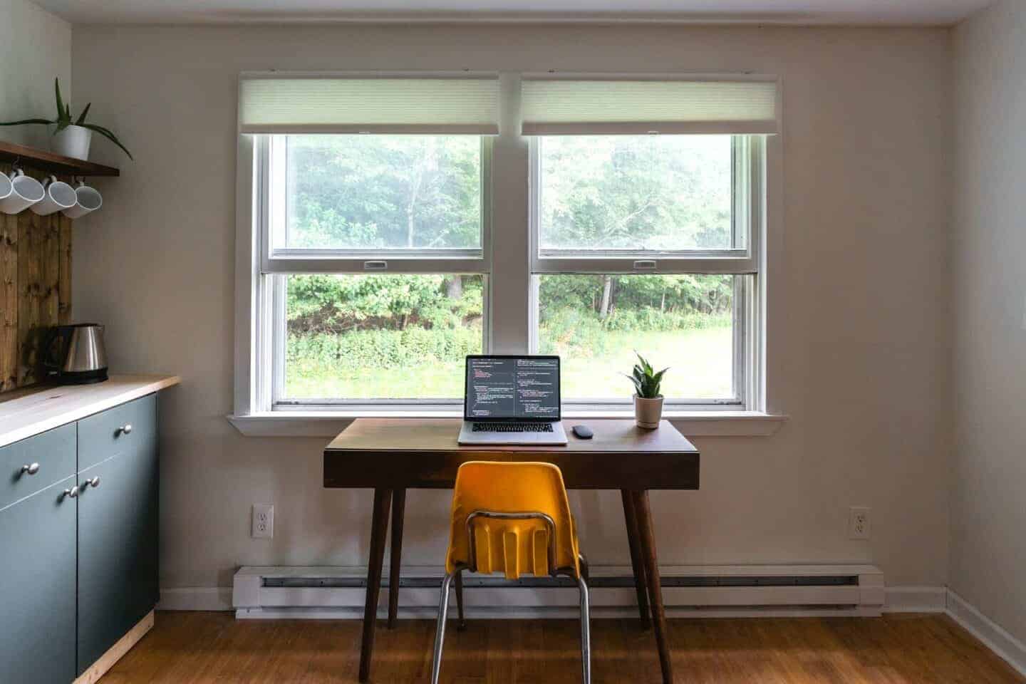 Why the Best Office Desks for Home Are Built for Focus