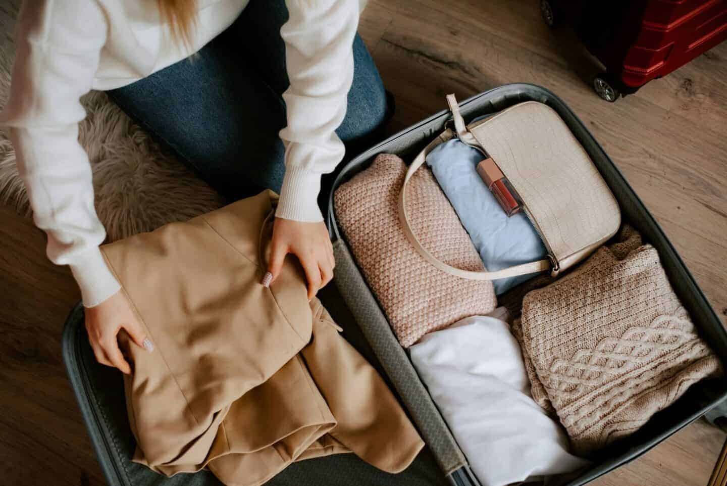 Essential Travel Tips for Exploring a New City - smart packing