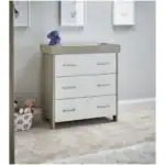 Chambre à coucher complète moderne : lit, armoire, commode, table de chevet. Design élégant.