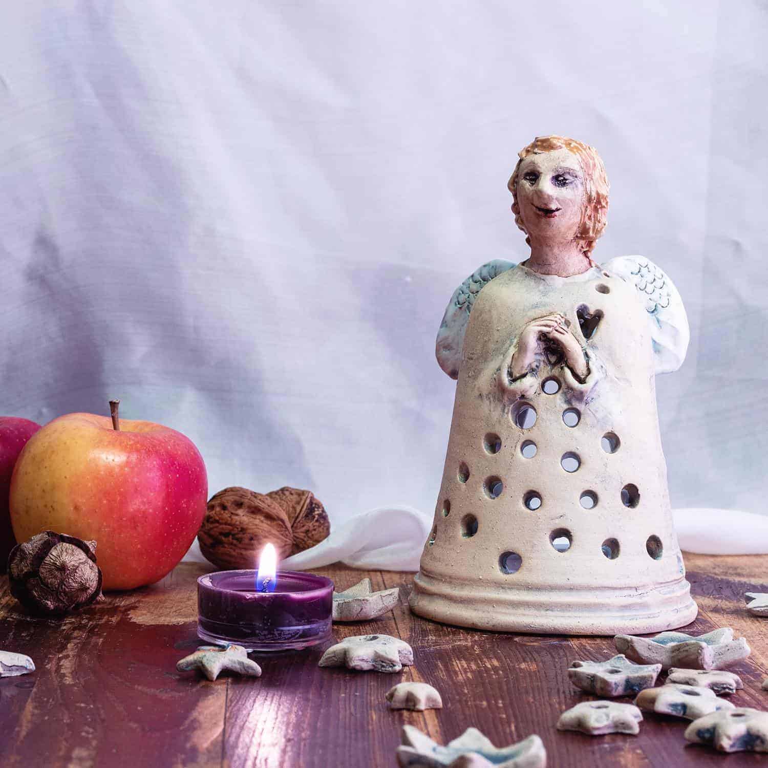 Keramický anděl lampa