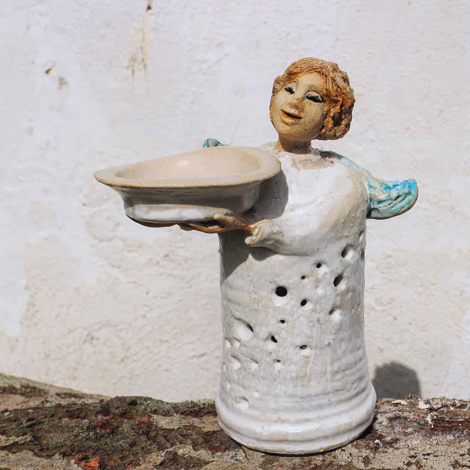 Keramický anděl svícen