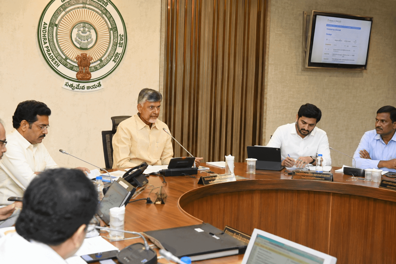 అమరావతిలో కీలక సమీక్ష: రాష్ట్ర పారిశ్రామికాభివృద్ధిపై సీఎం చంద్రబాబు ప్రత్యేక దృష్టి
