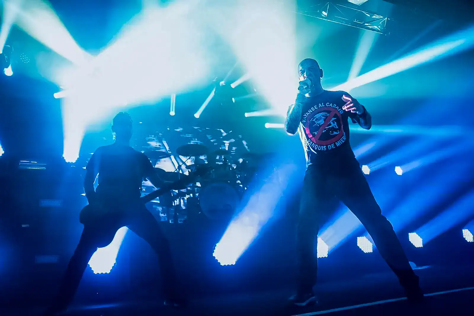 Soziedad Alkoholika cantando en directo en la sala La Riviera de Madrid durante el festival Sound Isidro 2026.