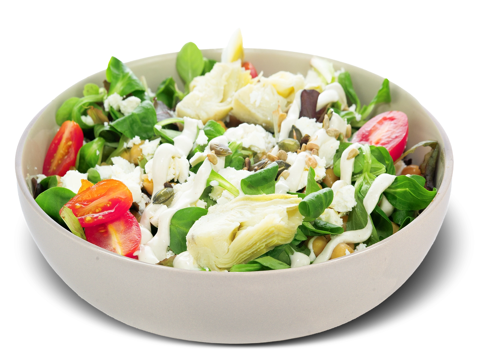 Salade Mediterraans met tomaat, artisjok, olijven, kikkererwten, feta en tahina-yoghurtdressing