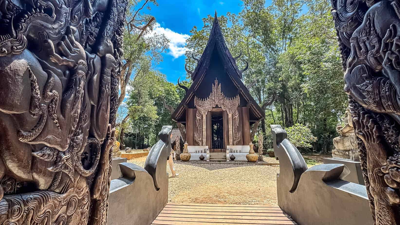 Chiang Rai: White Temple, Geheimtipps & Highlights im Norden Thailands 3 Das Areal des Baan Dam ist riesig