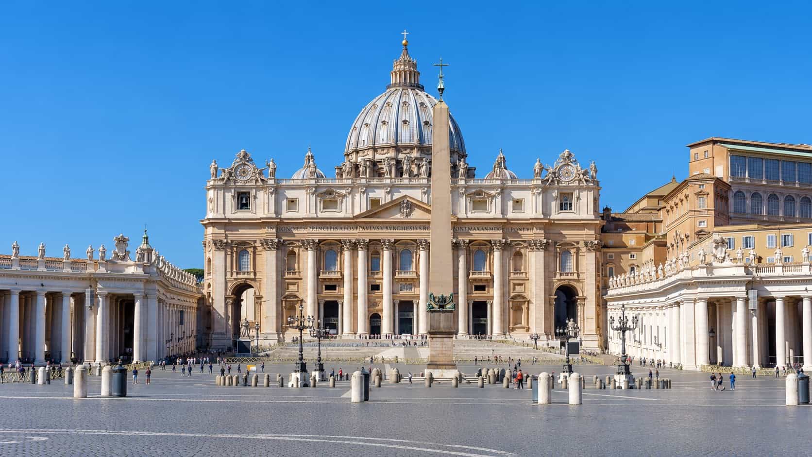 Piazza San Pietro e la basilica in Vaticano