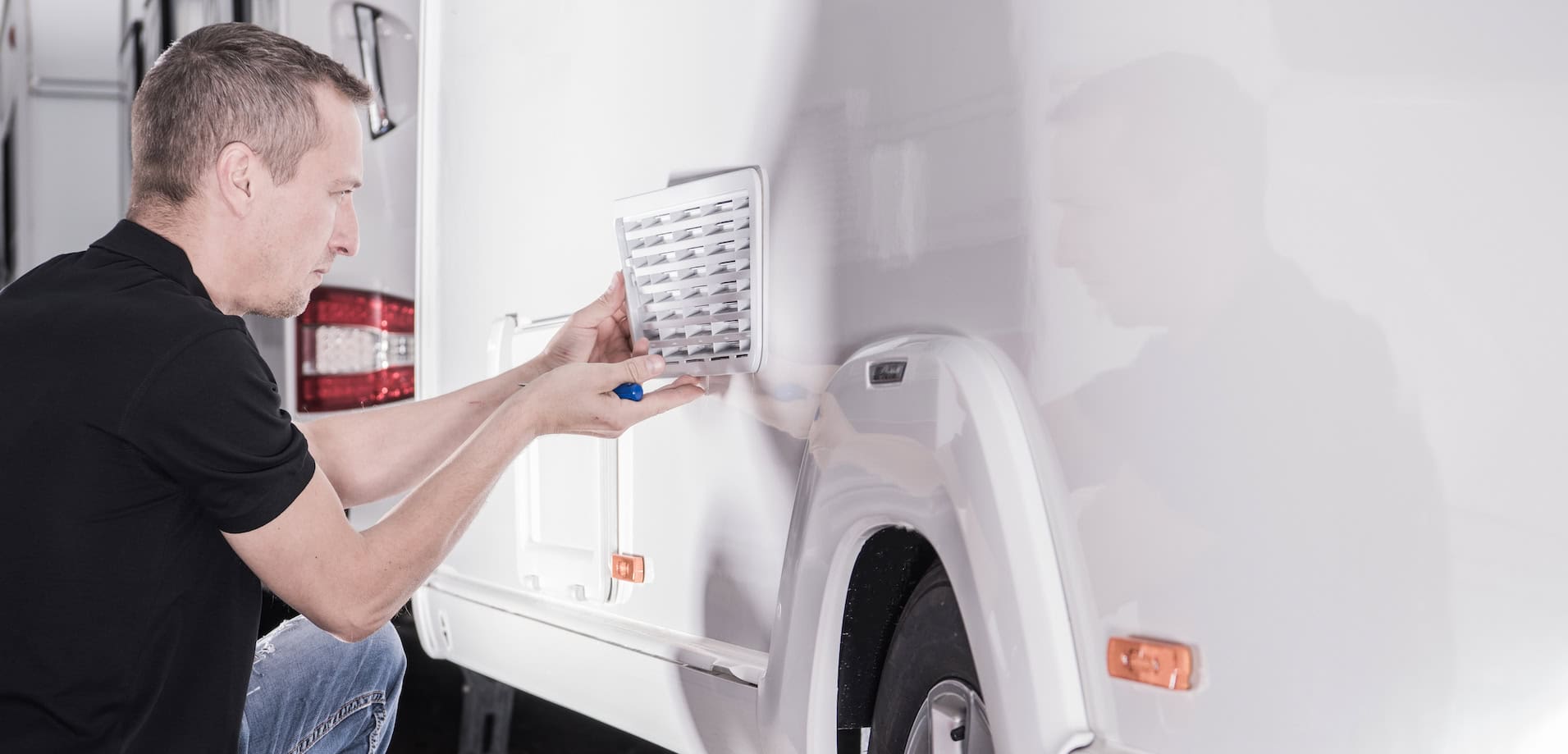 Wohnmobil Reparatur Schwamobil