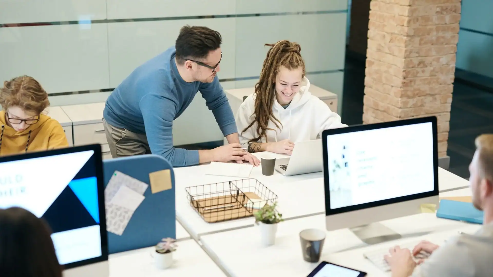 Turning employee experience into goldmine for your business using employee experience management software