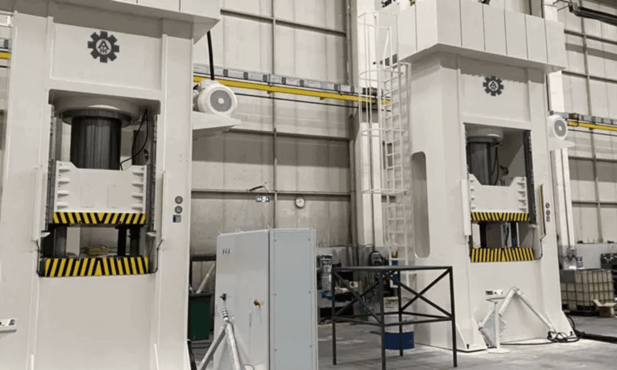 Hydraulic Presses with High Forces