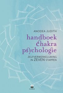 Het handboek chakrapsychologie is voor mensen die verder de diepte in willen met chakra's. Het behandelt de invloed van chakra's op je gevoelens, emoties, je mentale en spirituele energie en nog veel meer. Geschikt voor professionals maar zeker ook voor leken die het interessant vinden!