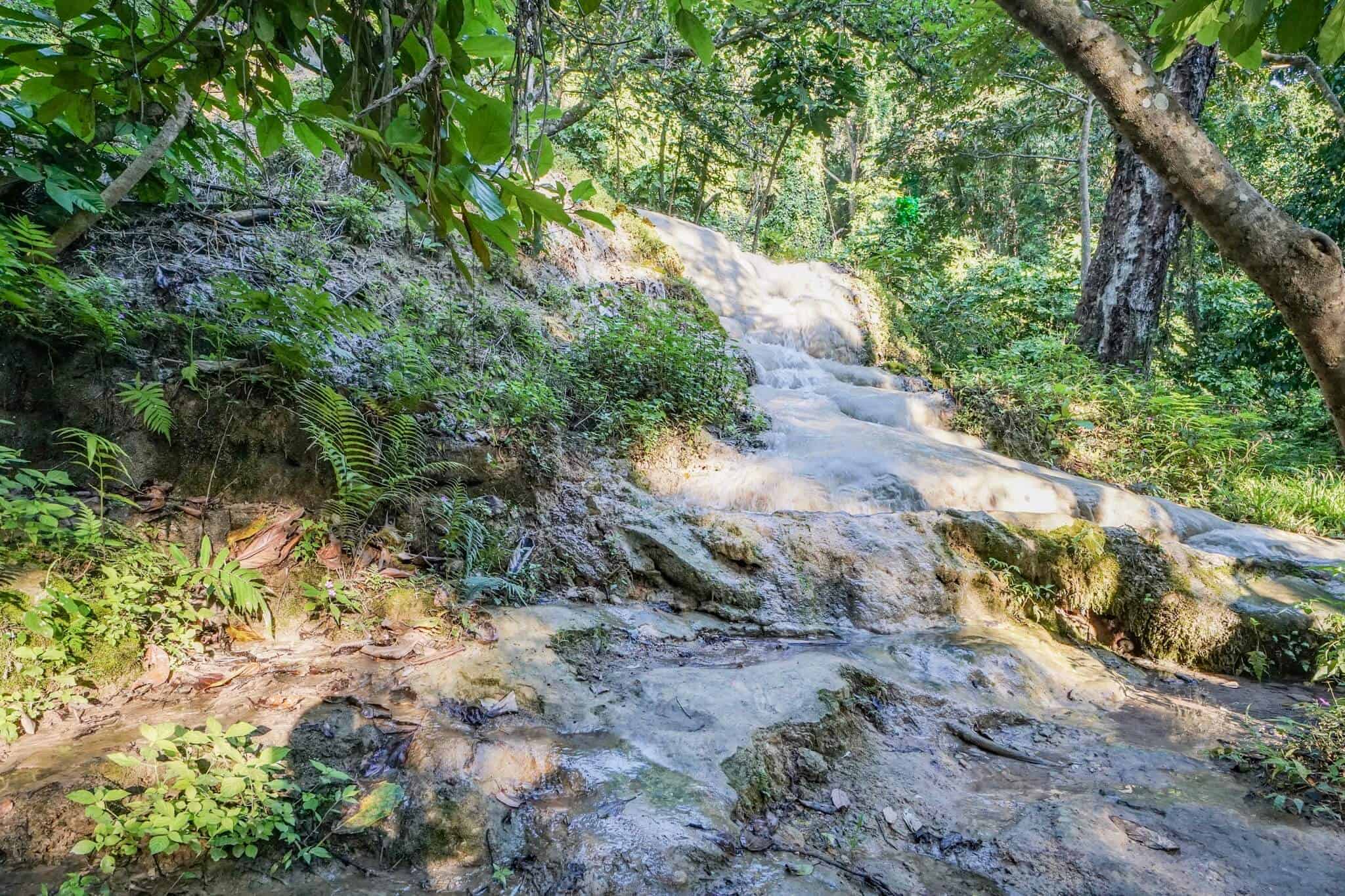 Sticky Waterfalls – Bua Thong Waterfalls