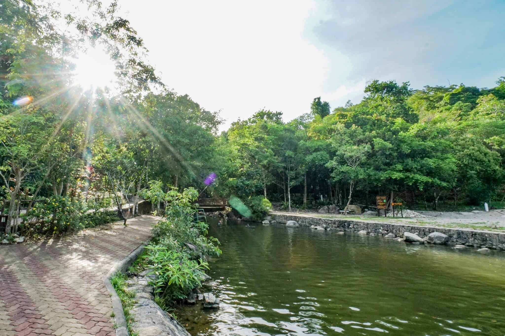 Ranong – Heiße Quellen im Namtok Ngao Nationalpark