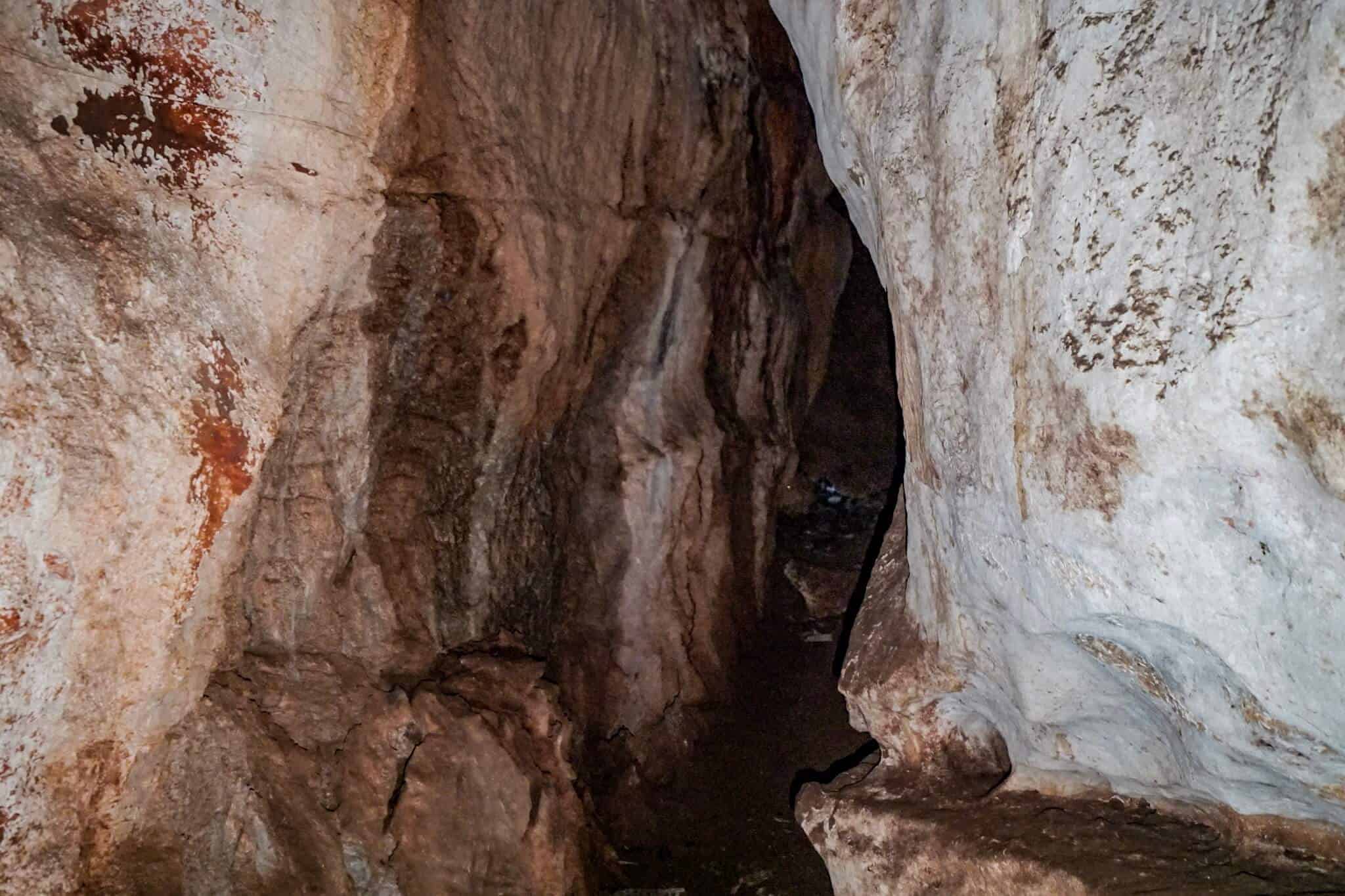 Caves – Wat Pa Tam Wua Forest Monastery