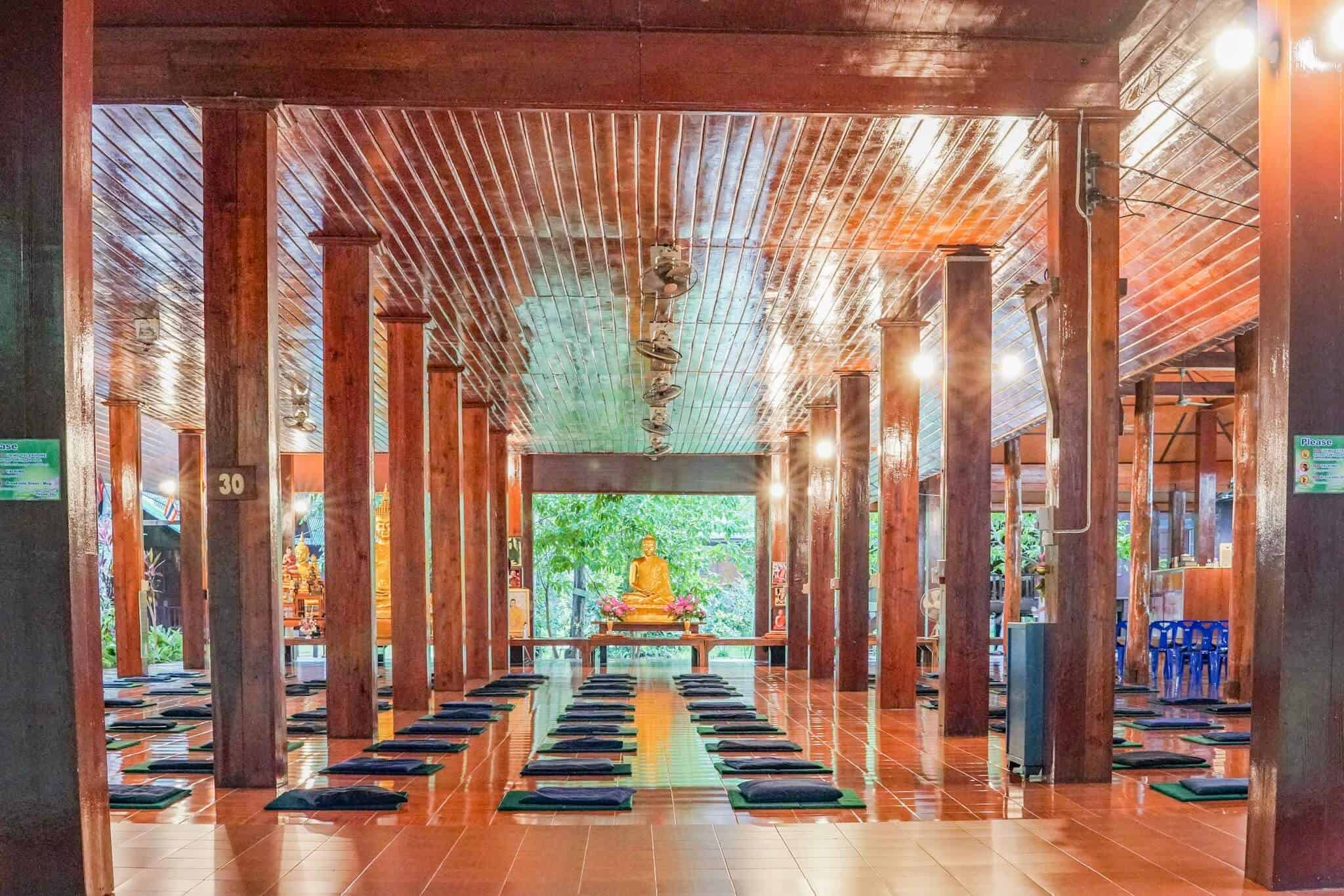 Die Dharma Hall – Wat Pa Tam Wua Forest Monastery