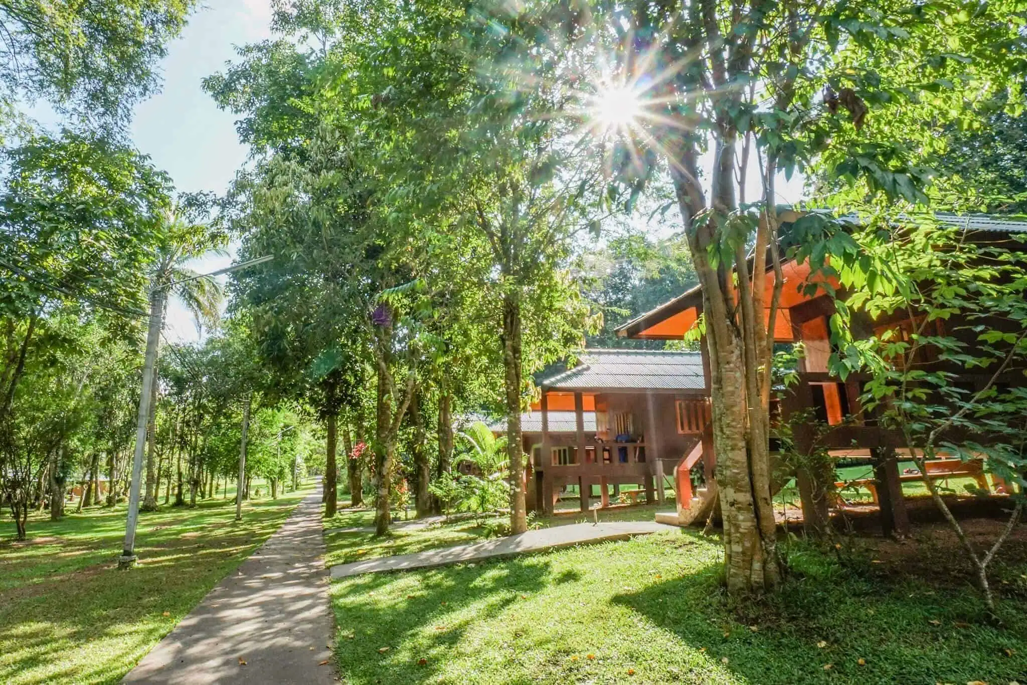 Kutis im Wat Pa Tam Wua Forest Monastery