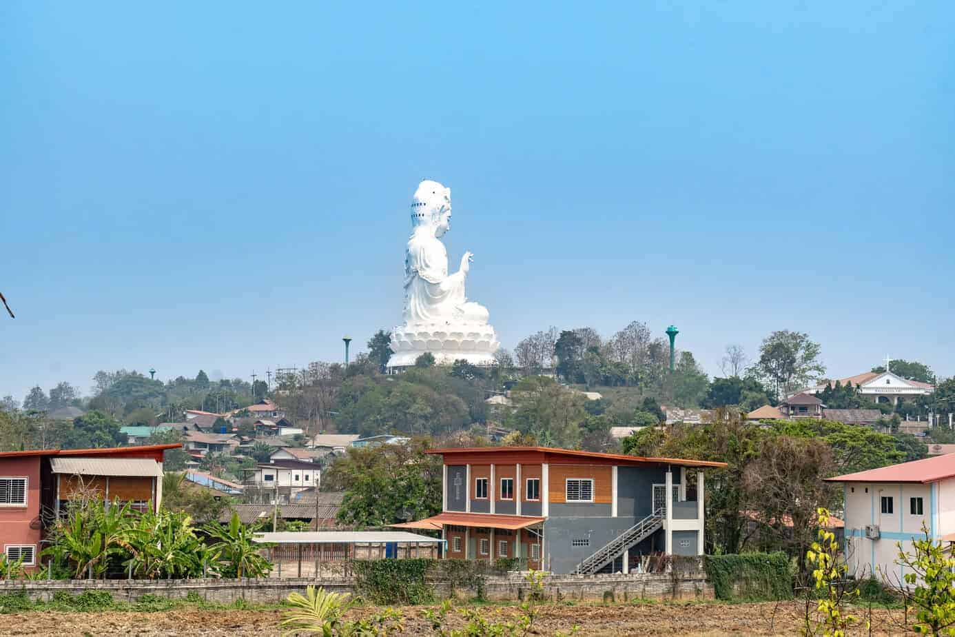 Chiang Rai: White Temple, Geheimtipps & Highlights im Norden Thailands 12 Lady Buddha Chiang Rai