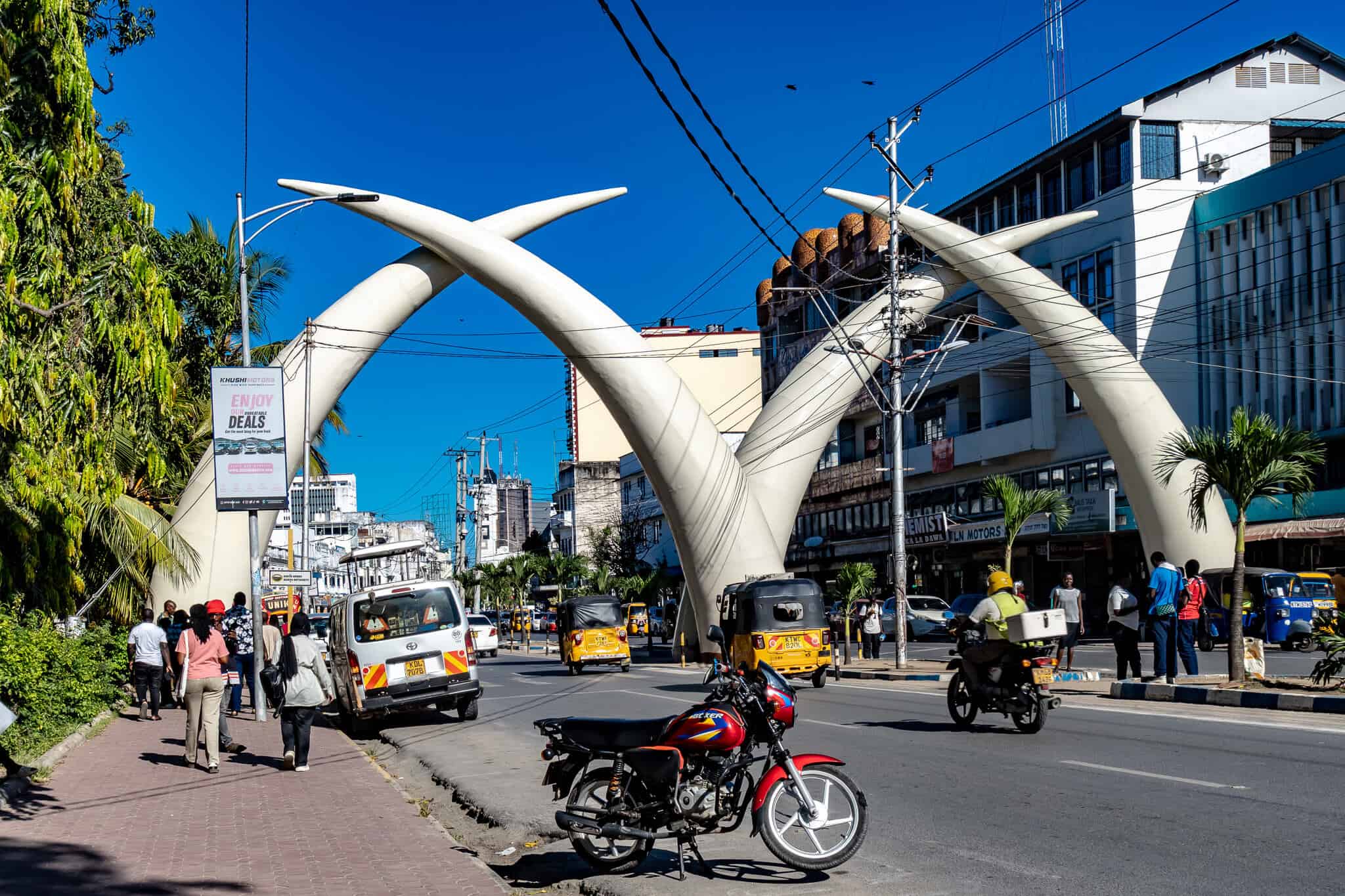 Die berühmten Stoßzähne von Mombasa