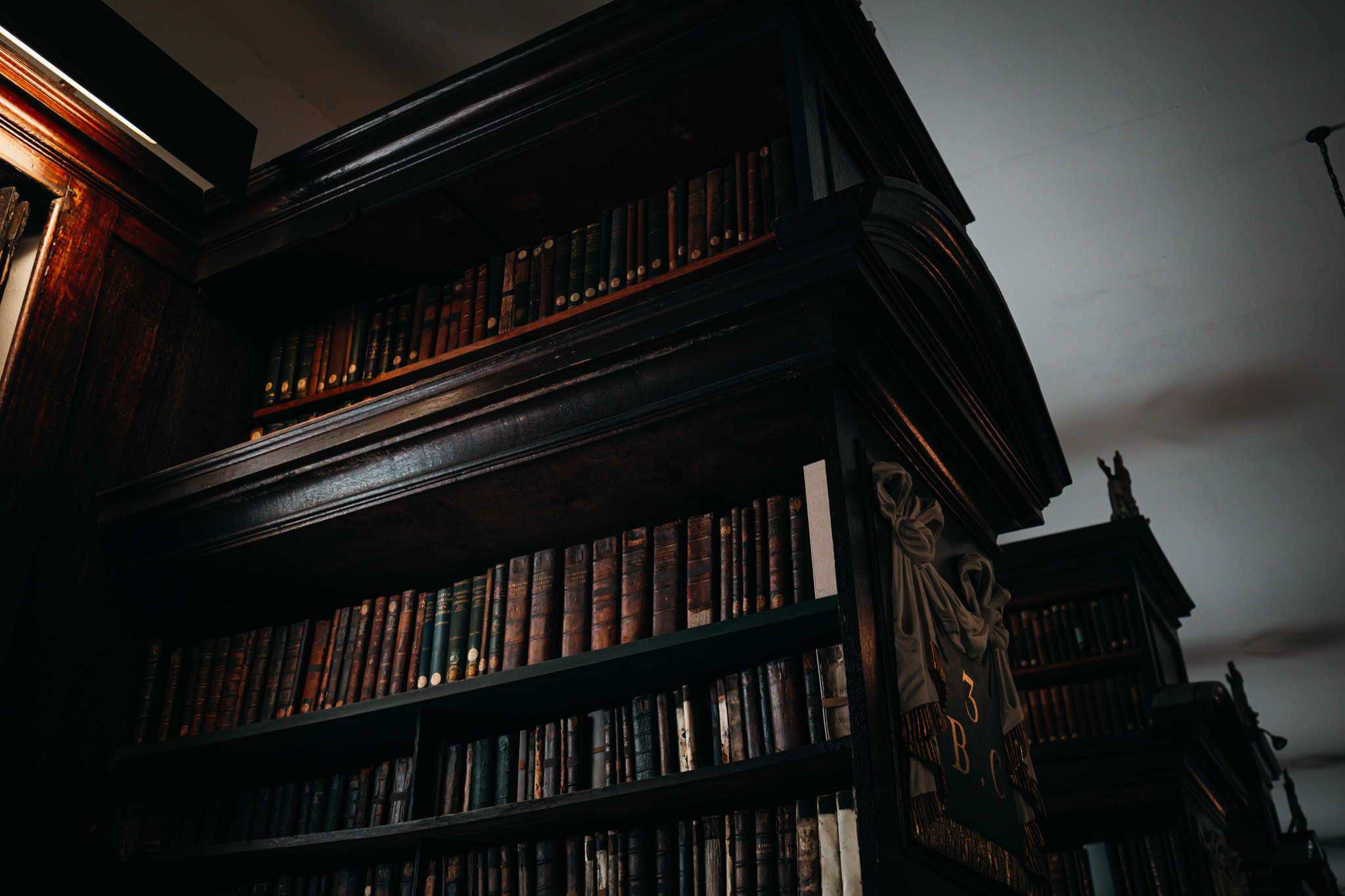 Visit Marsh’s Library: Ireland's Oldest Public Library | Travel Ireland ...