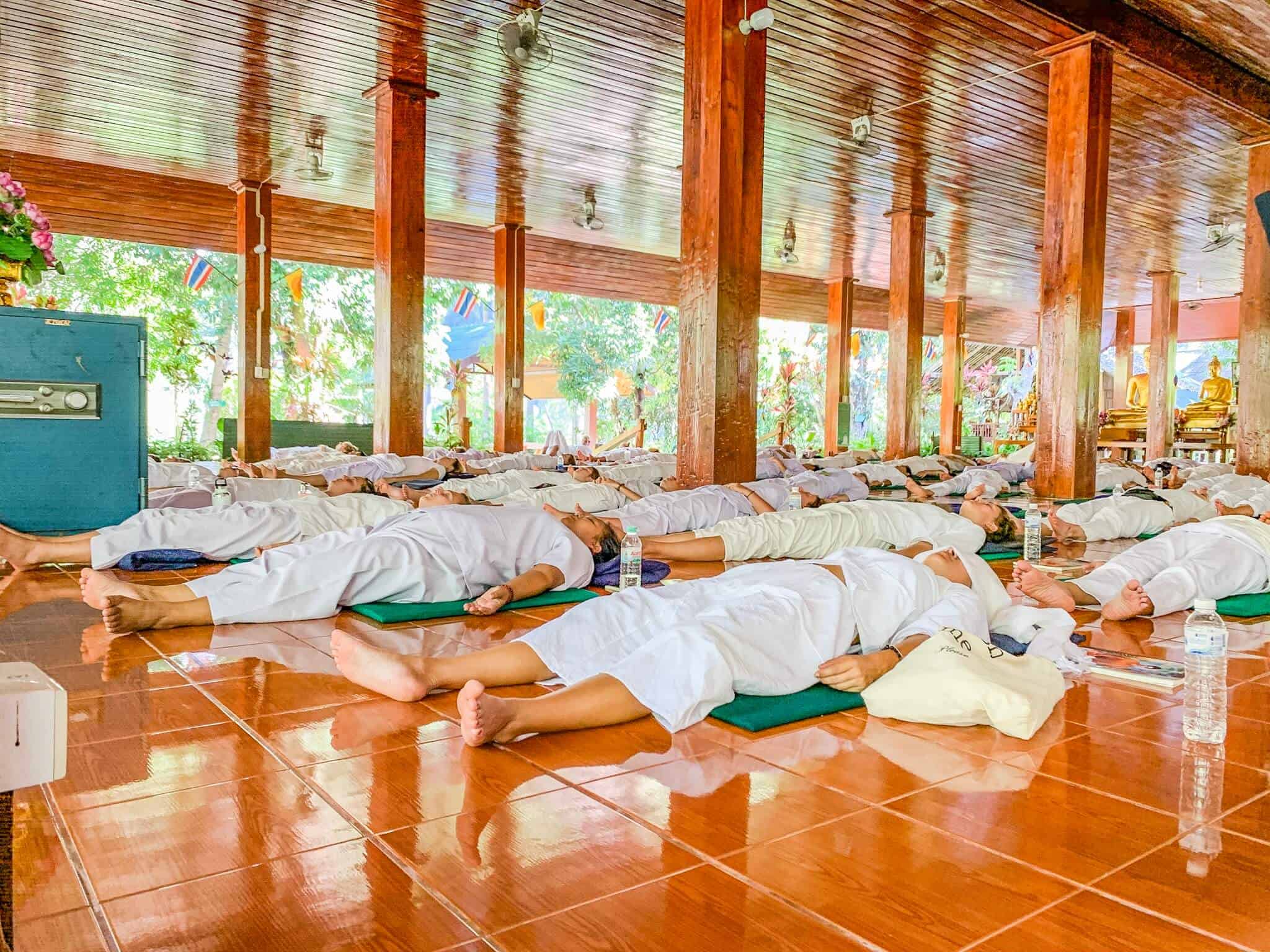 Lying Meditation im Wat Pa Tam Wua Forest Monastery