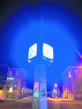 Märkischer Bote Wer hat an der Uhr gedreht?