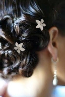 White Flower Hair Pins with Rhinestone Crystal for Wedding and Special Event (Set of 8) - Image 4