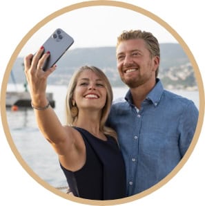 "5 Signs You Are Ready For True Love" image of a happy, loving couple taking a selfie