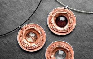 Glitzernder Kapselschmuck Kupfer