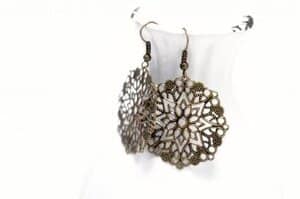 Mandala Metallohrringe in Antikbronze