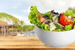 Salad, organic, light. Juicing For Diabetics
